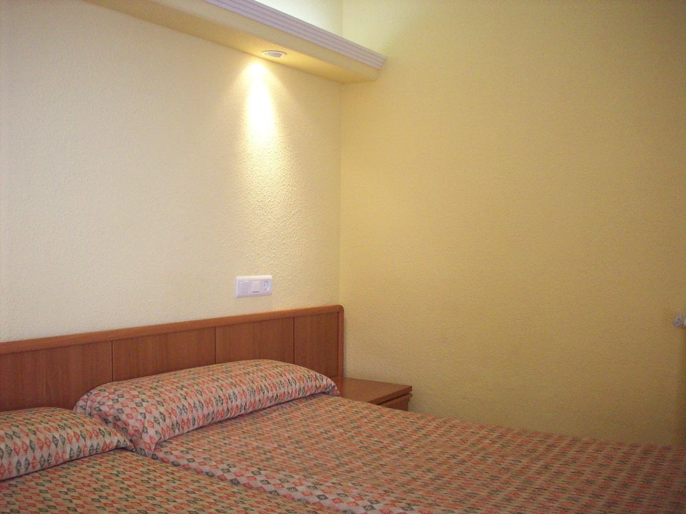 Hotel Porto Calp Oda fotoğraf